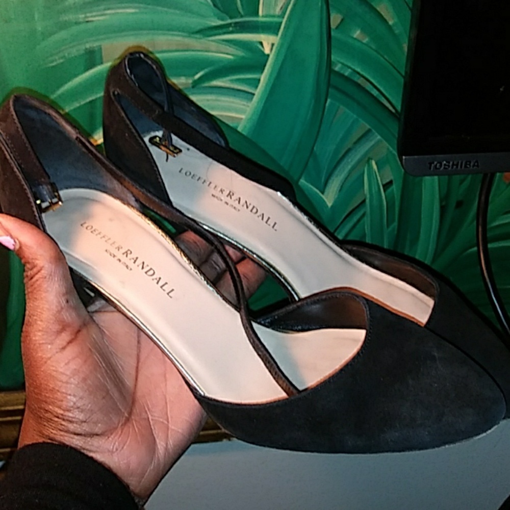 Black suede pumps. Good condition.